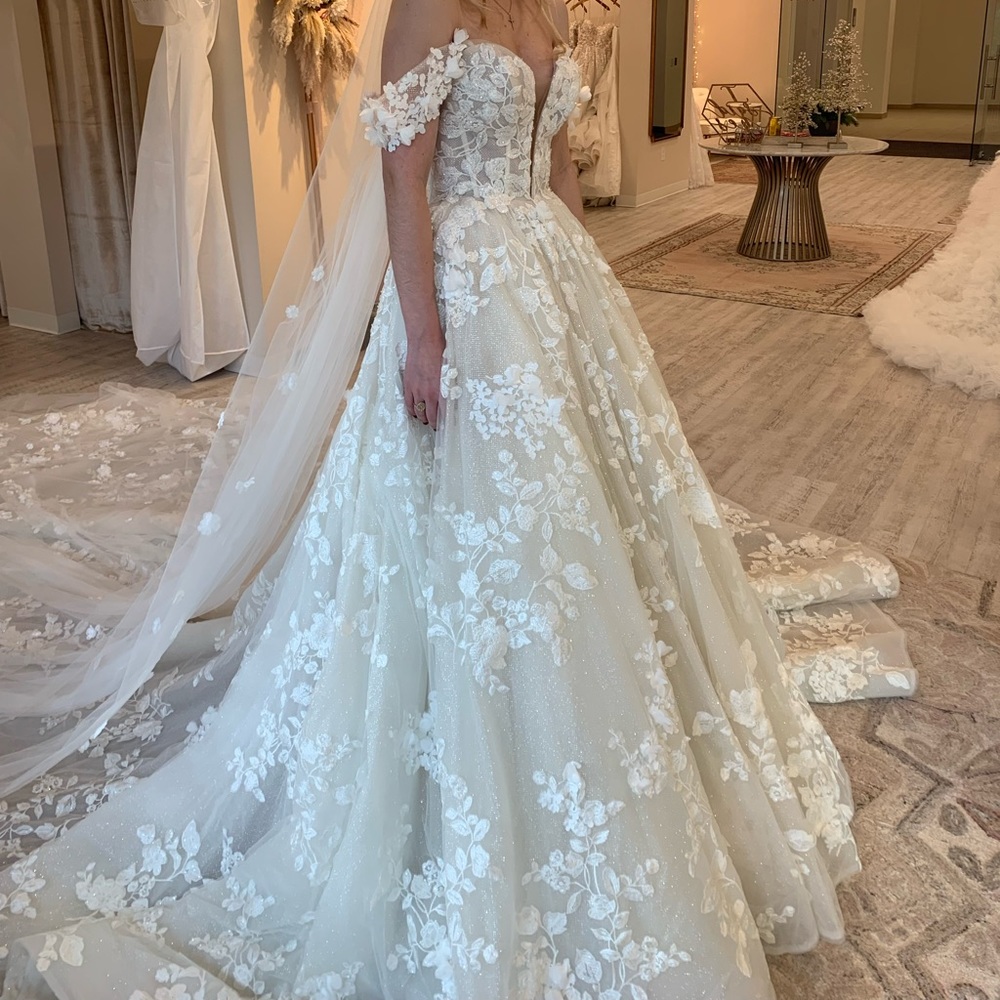 CUSTOM gown. Modern luxury & high end-details. Perfect for the romantic dreamer.